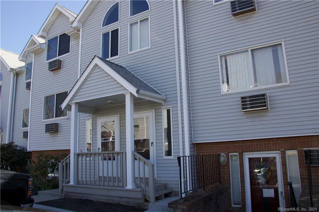 Property Photo: 925 Oronoke Road 100L CT 06708