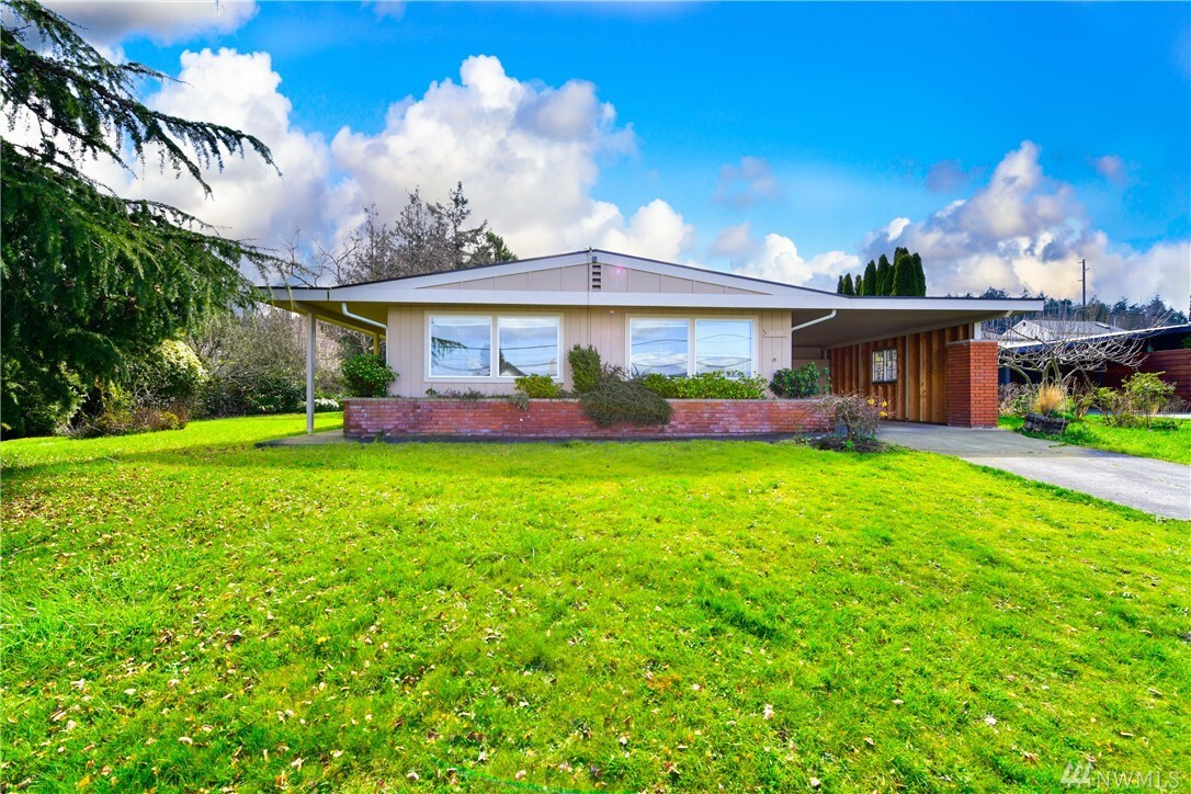 Property Photo: 3001 Oakes Ave WA 98221