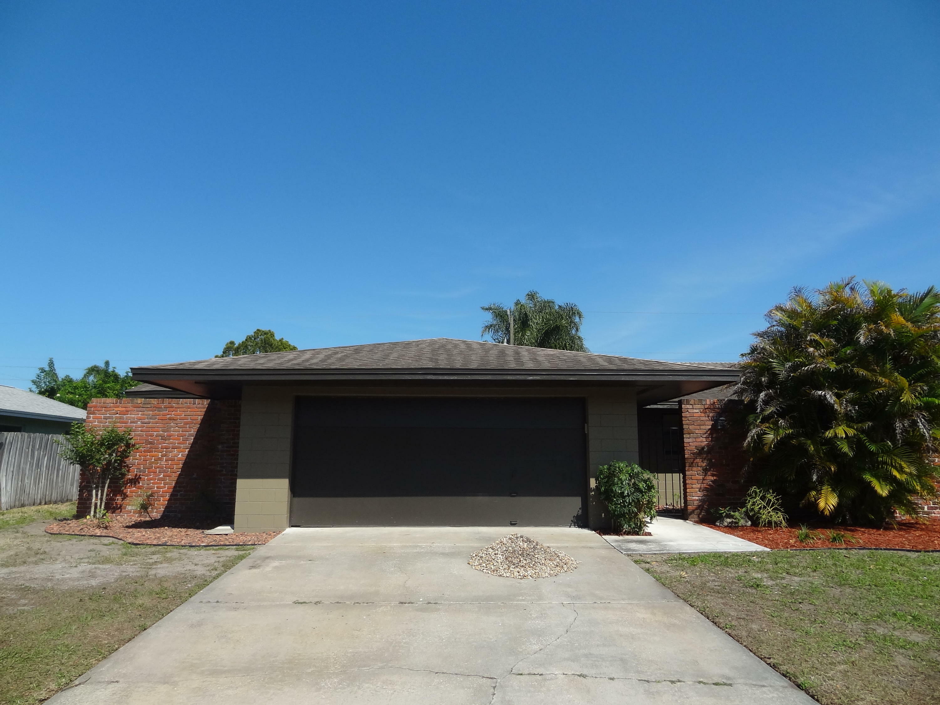 Property Photo: 3061 Demaret Drive FL 32780