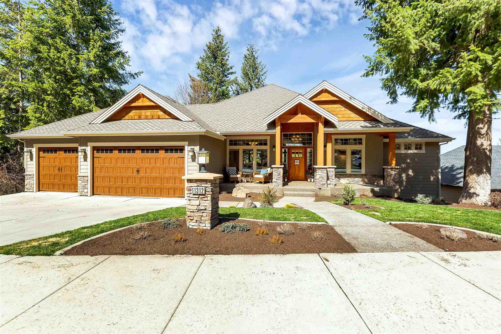 Property Photo: 11312 N Lloyd Charles Ln WA 99218