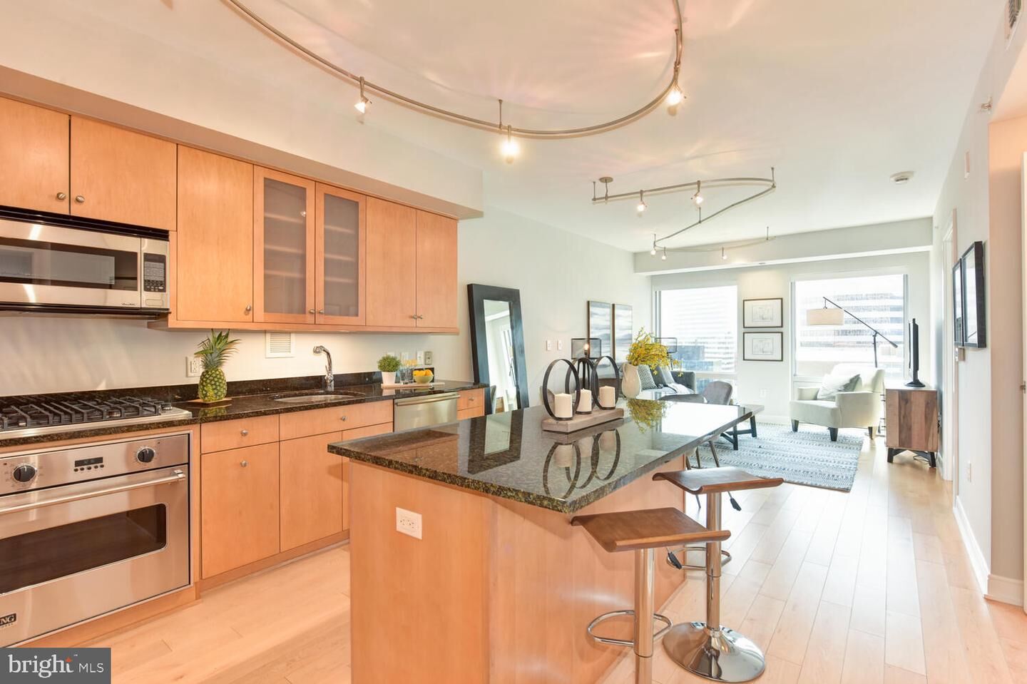 Property Photo:  1111 19th Street N 2006  VA 22209 