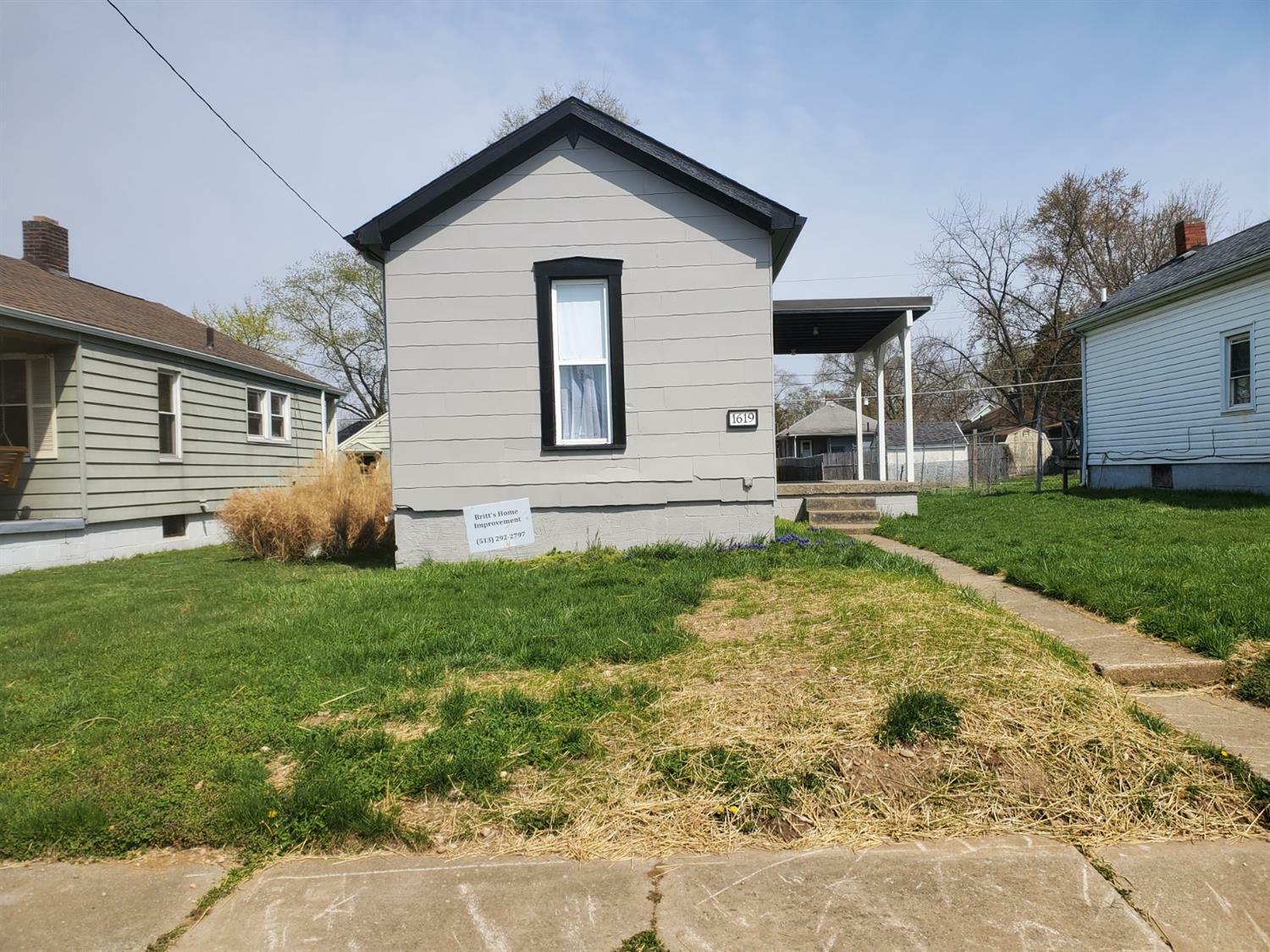 Property Photo:  1619 Lawn Ave  OH 45042 