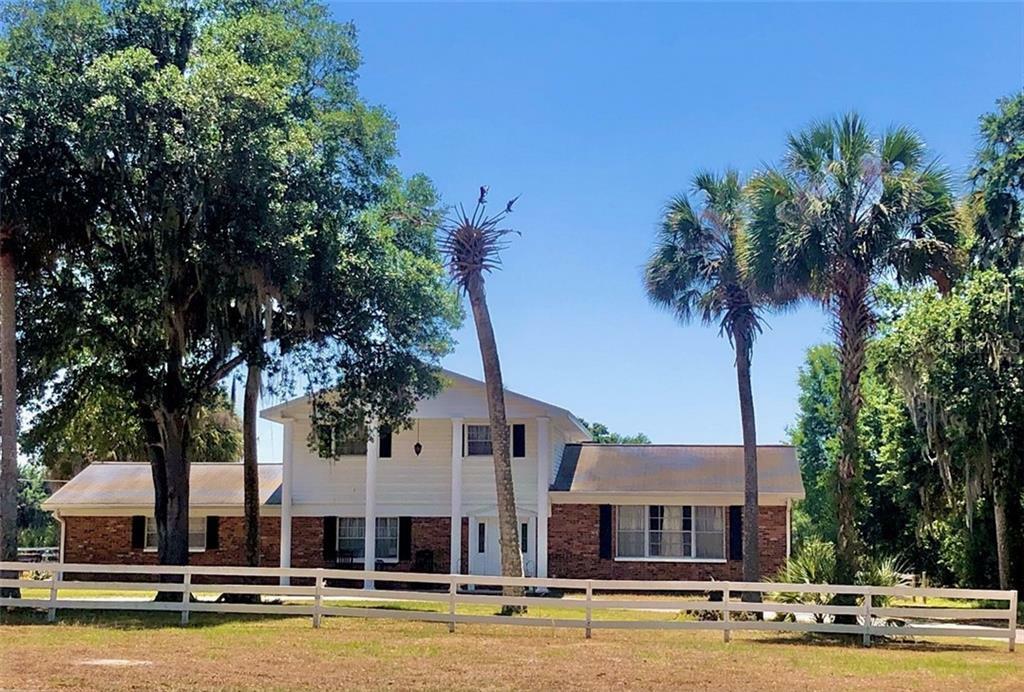 Property Photo:  10524 Thomason Place  FL 33547 