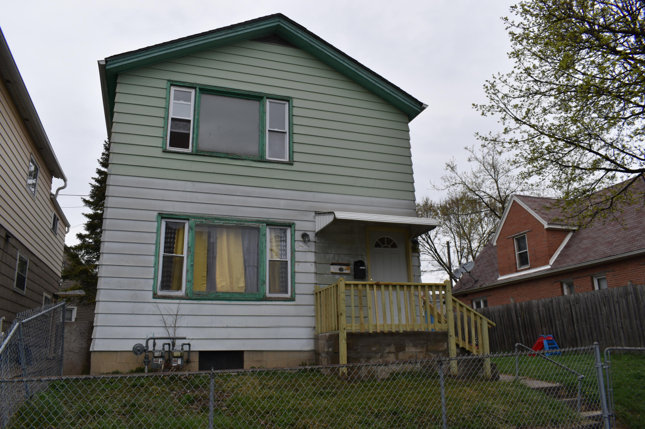 Property Photo: 938 W Windlake Ave WI 53204