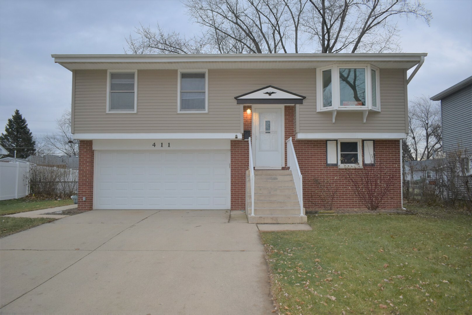 Property Photo:  411 Holly Drive  IL 60107 
