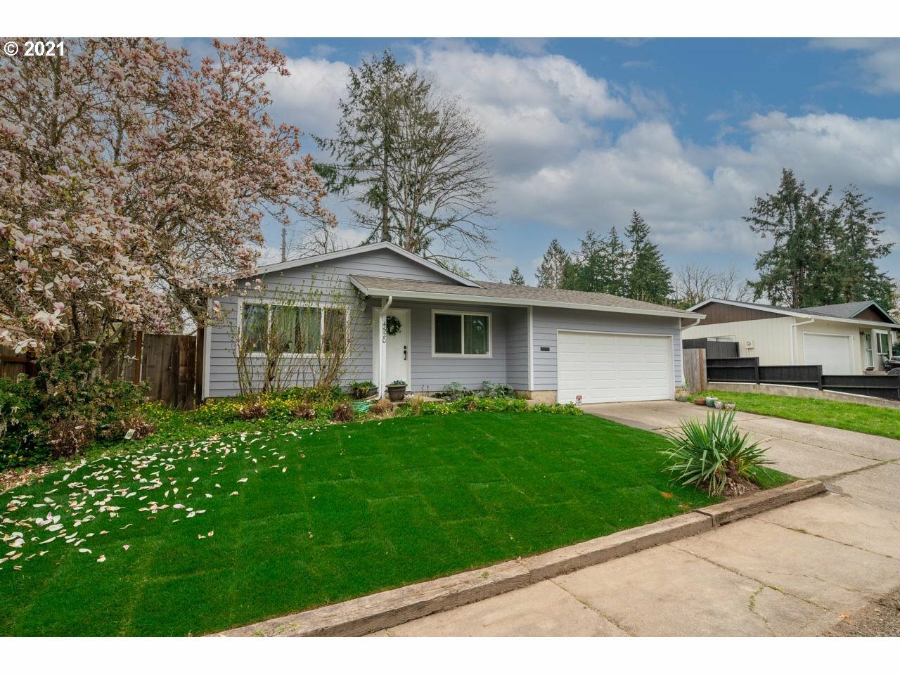 Property Photo:  4520 SW 177th Ave  OR 97078 