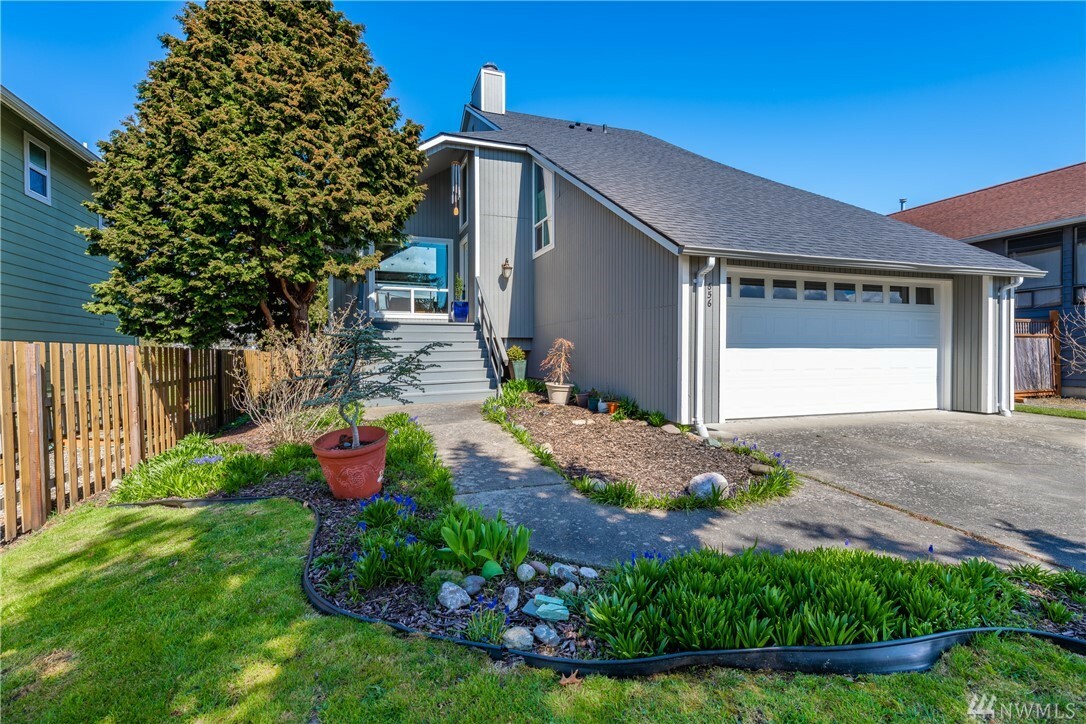 Property Photo: 656 F St WA 98230