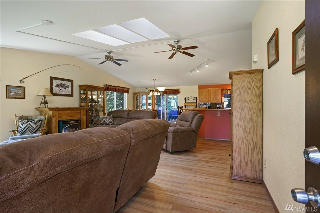 Property Photo:  180 E Lakeshore Dr  WA 98584 