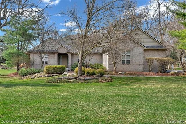 Property Photo: 1712 Wood Trl MI 48371