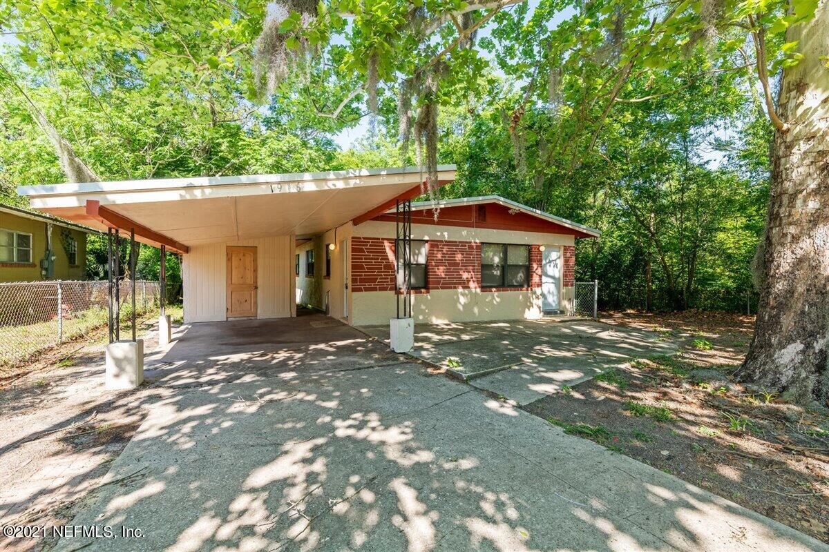 Property Photo: 1916 Husson Avenue FL 32177