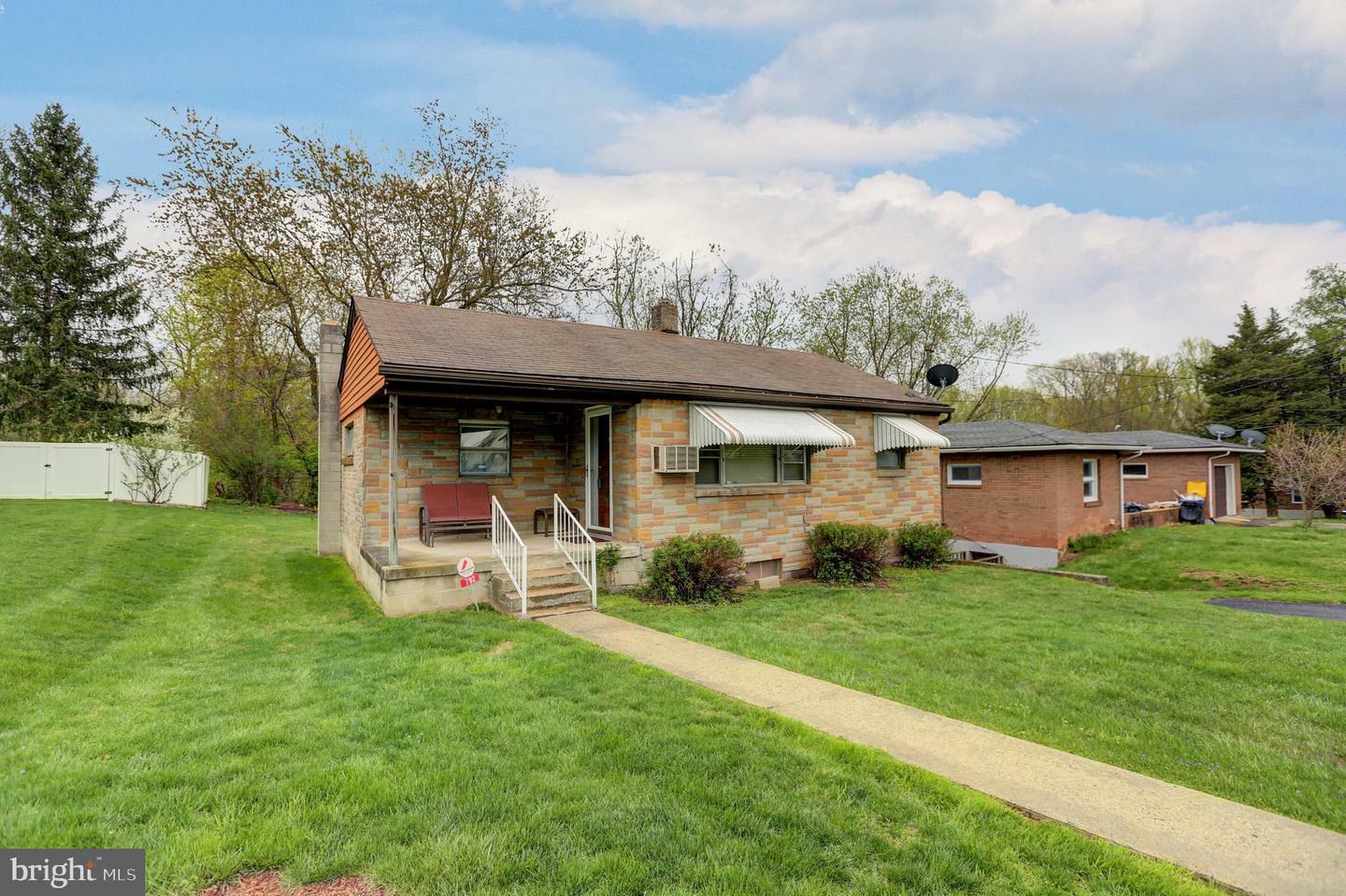 Property Photo: 792 High Street PA 17113