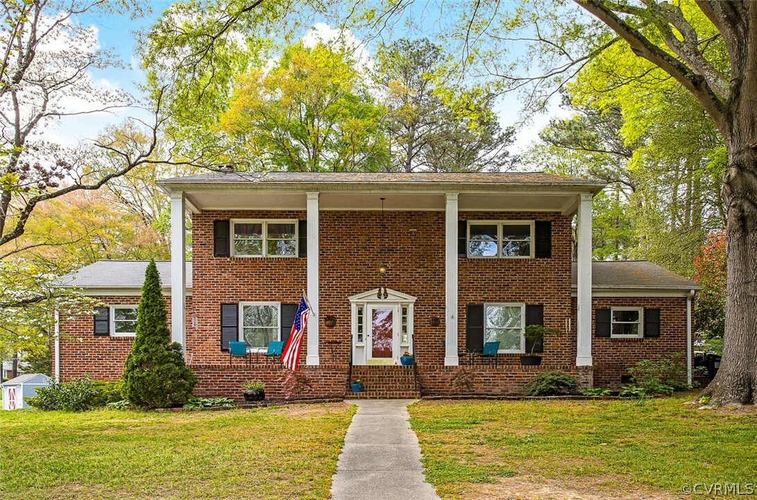 Property Photo: 1502 Monmouth Drive VA 23238