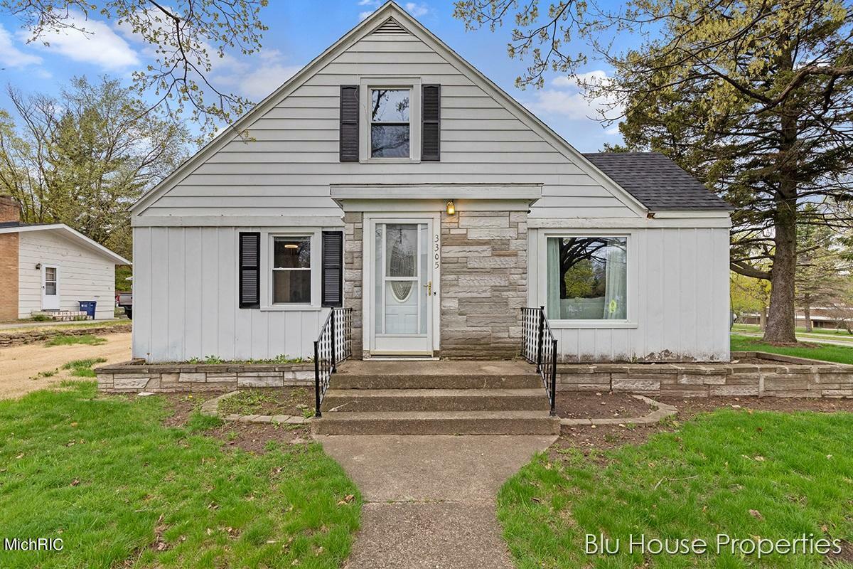 Property Photo:  3305 Giddings Avenue SE  MI 49508 