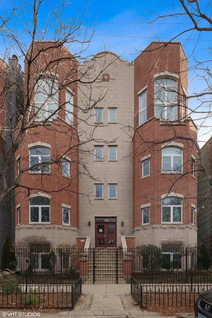 Property Photo:  2625 N Ashland Avenue 3A  IL 60614 