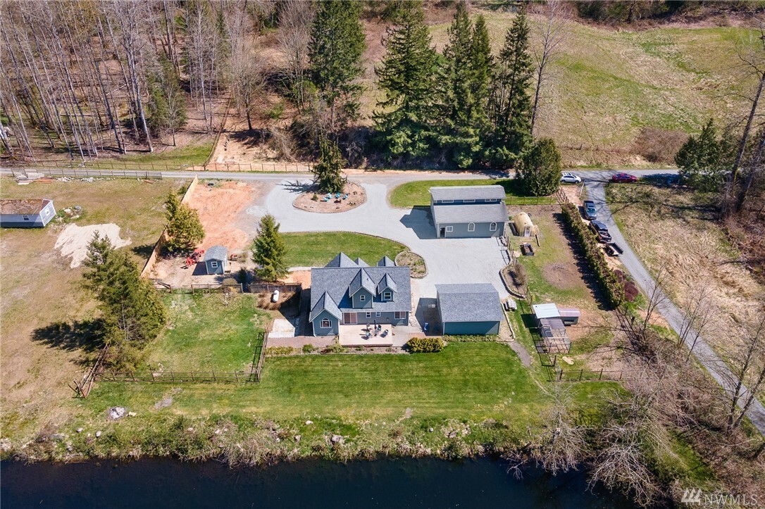 Property Photo:  14121 3 Lakes Rd  WA 98290 