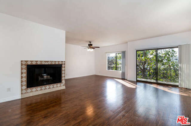 Property Photo:  11928   Kiowa Ave 202  CA 90049 