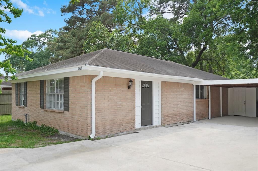 Property Photo: 1815 Campbell Road TX 77080