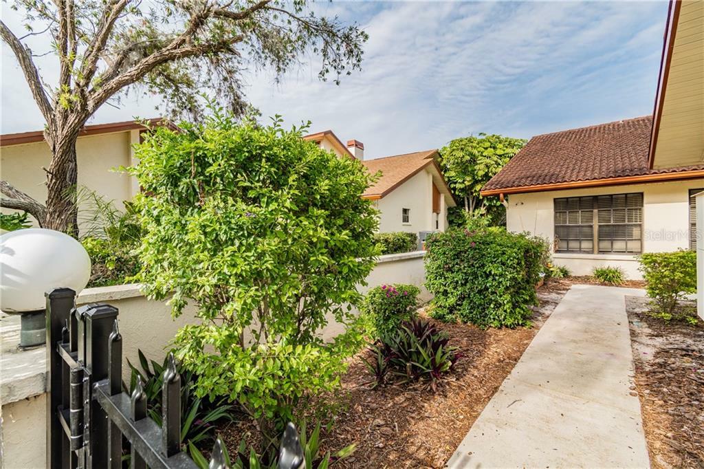 Property Photo:  6019 Courtside Drive 6019  FL 34210 