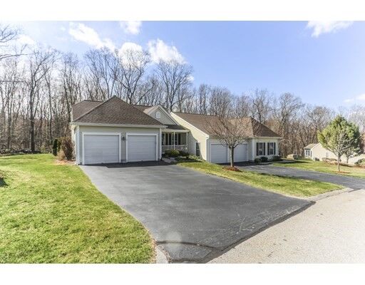 Property Photo:  17 Summerfield Dr 17  MA 01569 