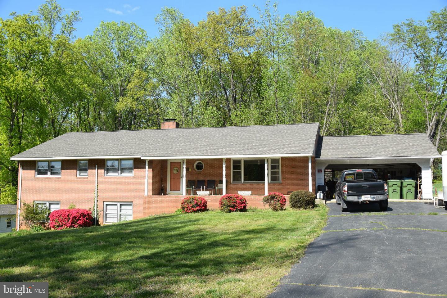 Property Photo:  28 Burton Loop  VA 22406 