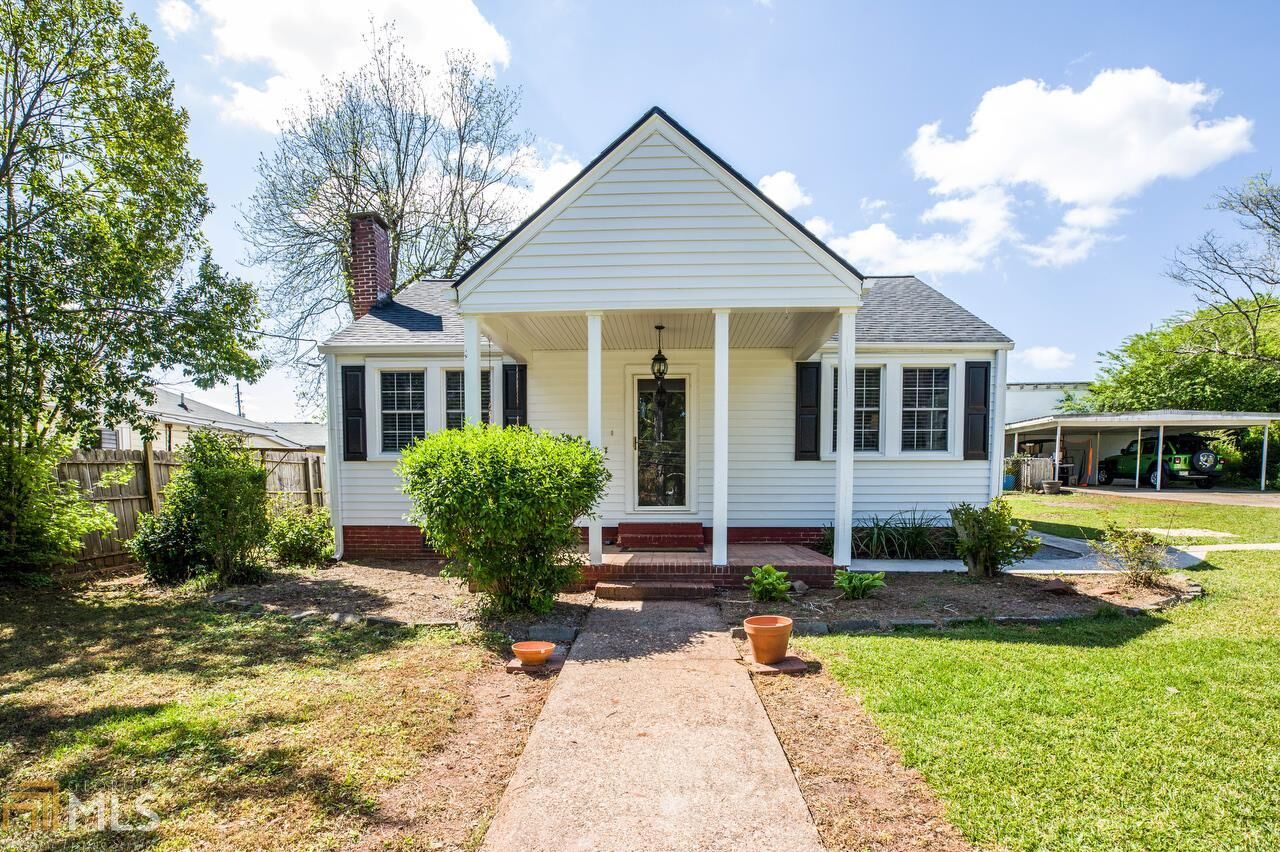 Property Photo:  551 Cedar St  GA 30117 