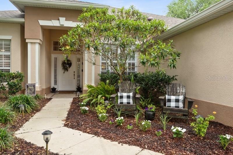 Property Photo:  320 Suncrest Court  FL 32765 