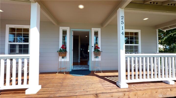 Property Photo:  2514 Northwoods Loop Rd  WA 98273 