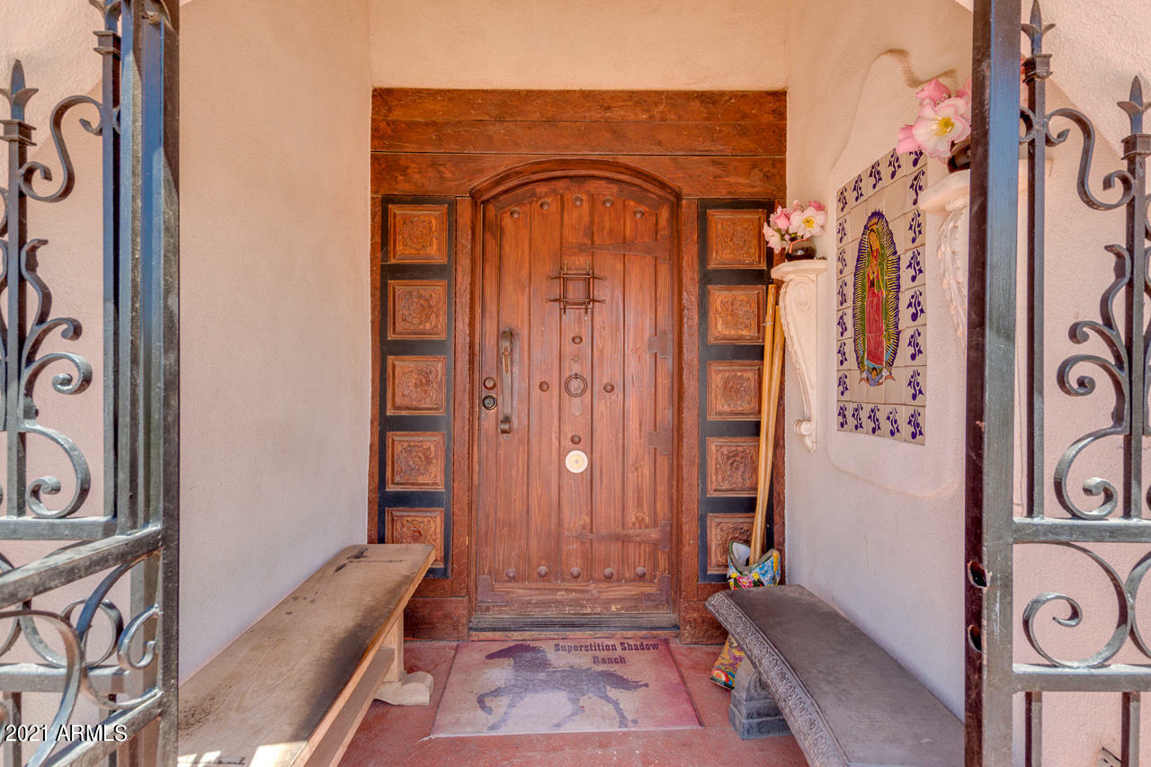 Property Photo:  5136 E 10th Avenue  AZ 85119 