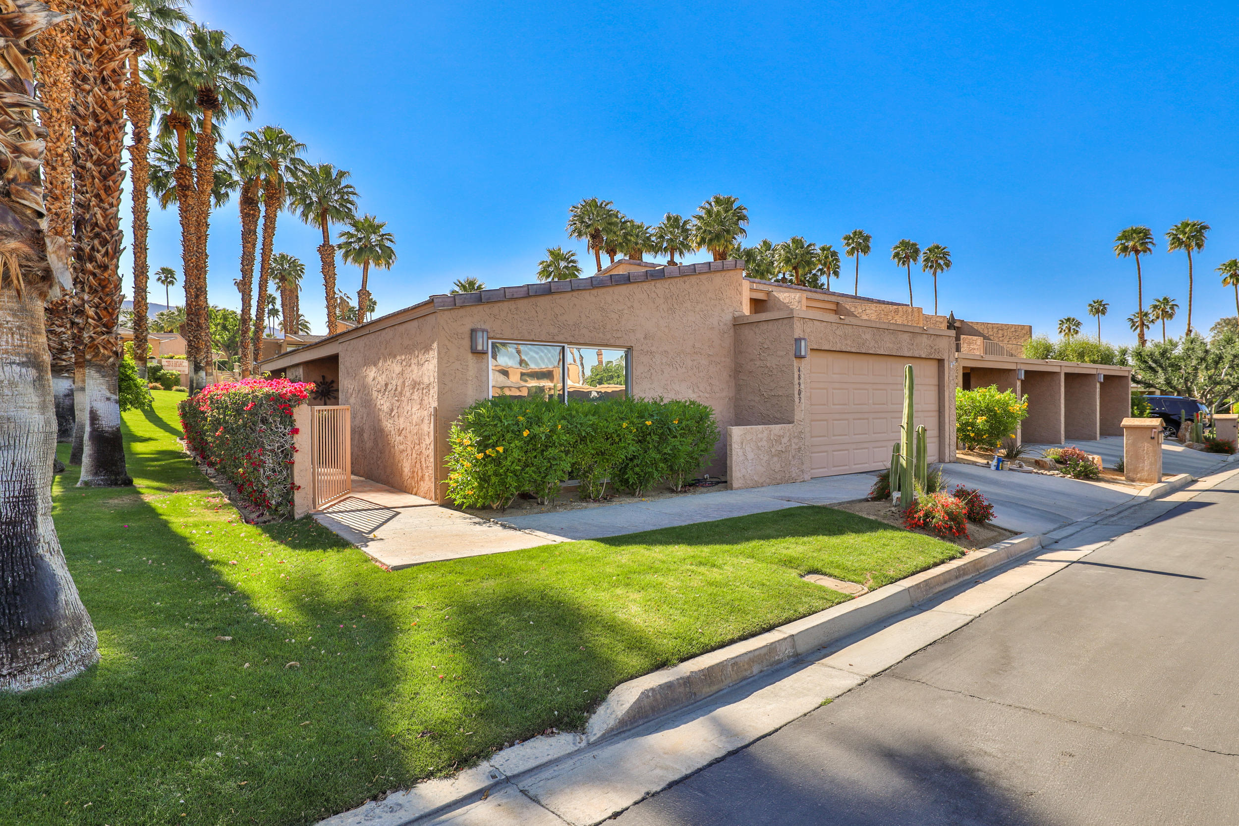 Property Photo: 48903 Owl Lane CA 92260