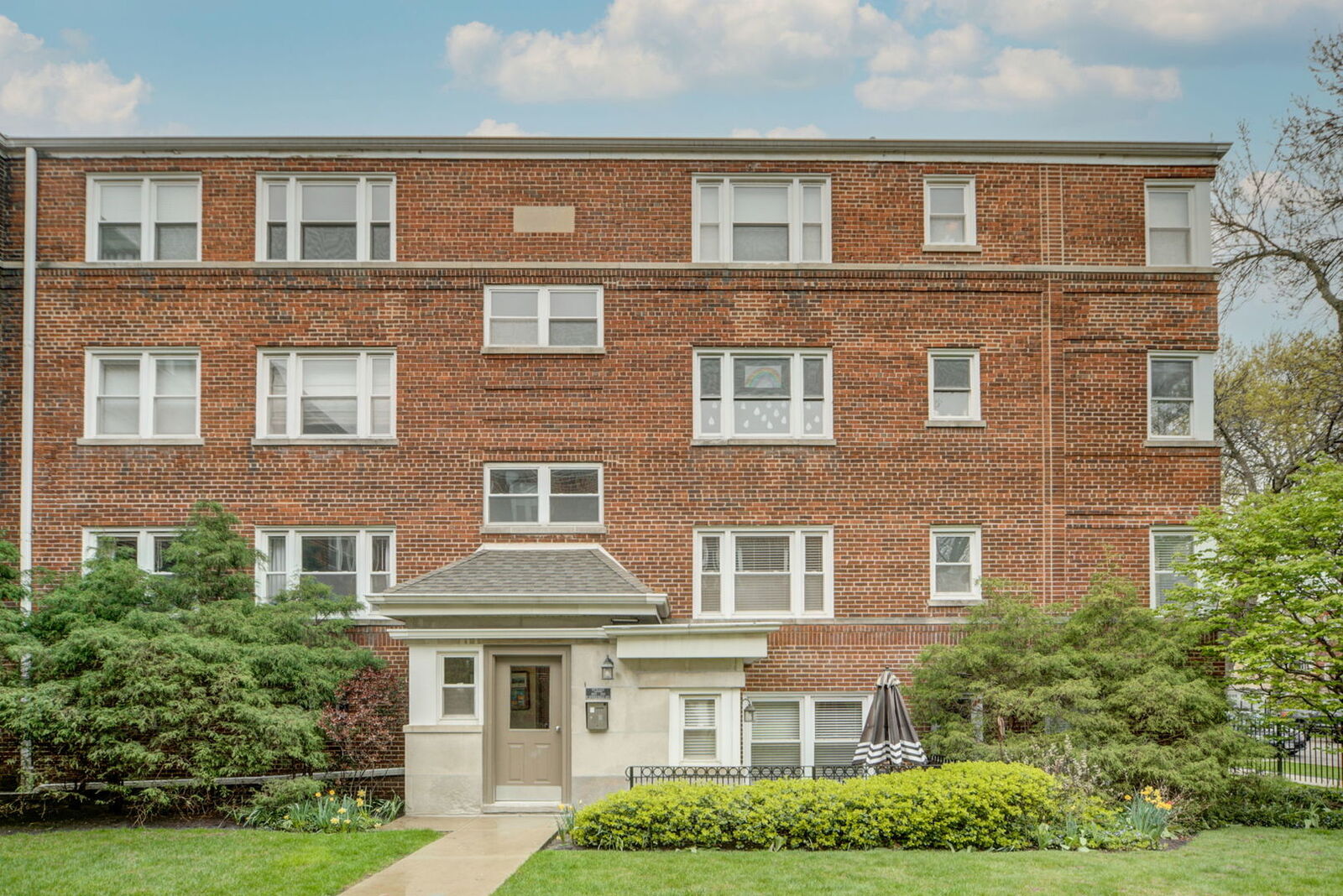 Property Photo: 2929 W Summerdale Avenue 2 IL 60625