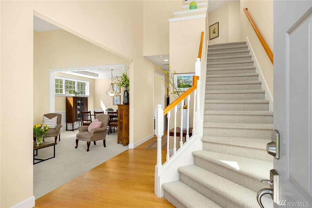 Property Photo: 9431 Capstan Dr NE WA 98110
