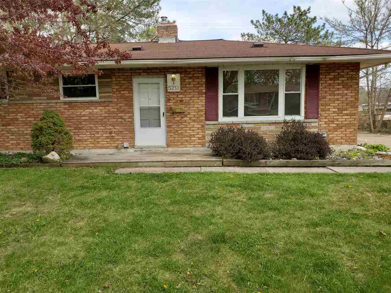 Property Photo:  5213 Durwood  MI 48473 