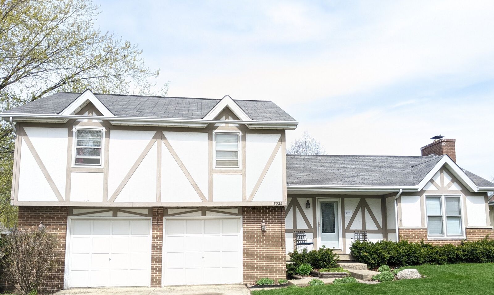 Property Photo:  15328 S Indian Boundary Line Road  IL 60544 