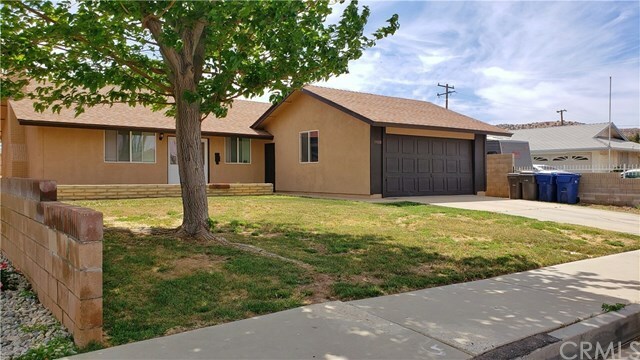 Property Photo:  39008 Deer Run Road  CA 93551 