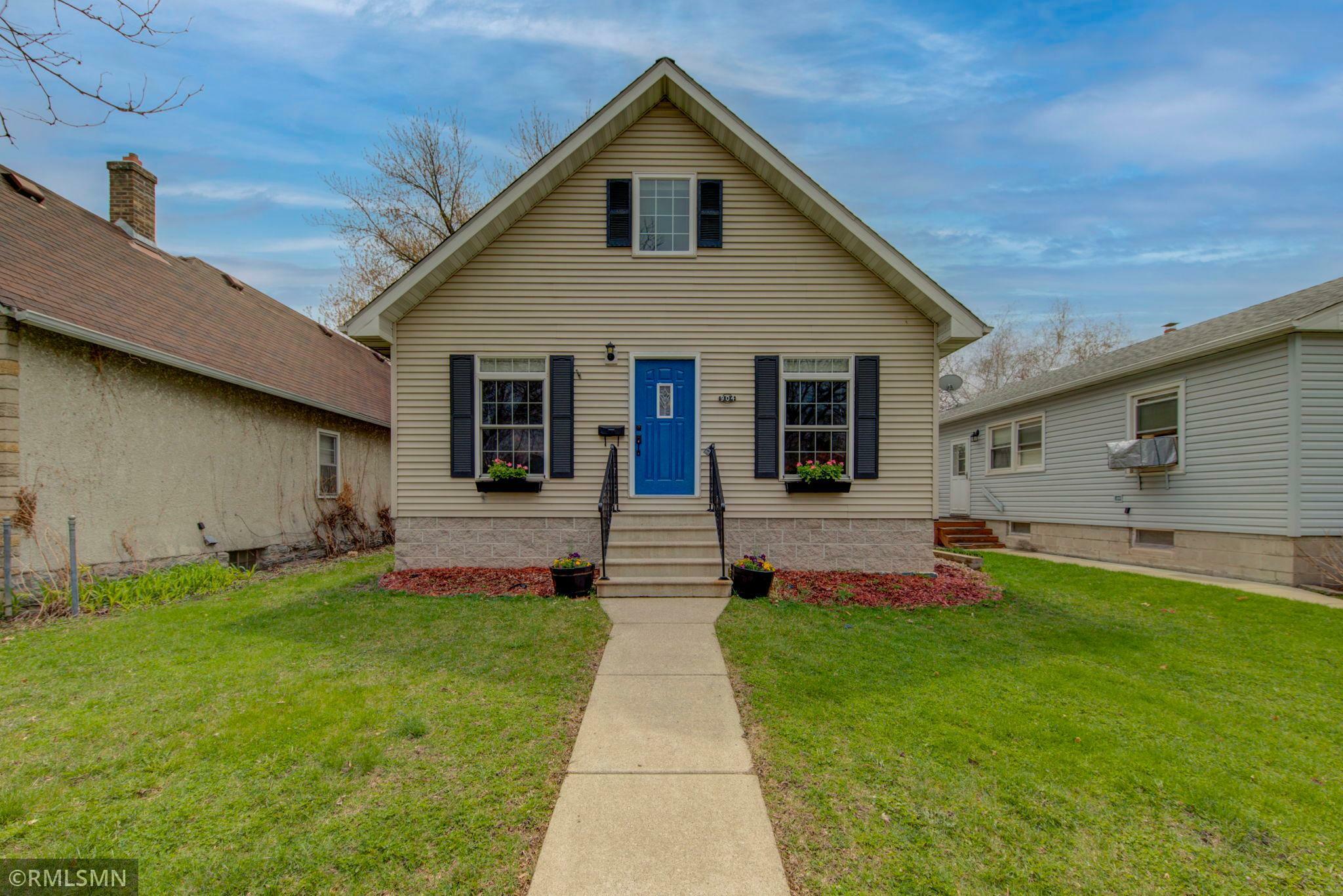 Property Photo:  904 Scheffer Avenue  MN 55102 