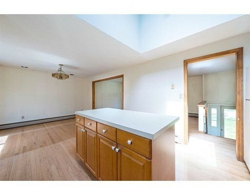 Property Photo:  33 Thayer St  MA 01532 