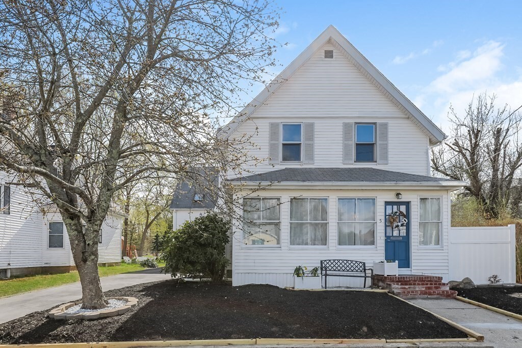Property Photo: 5 Earl St MA 02780
