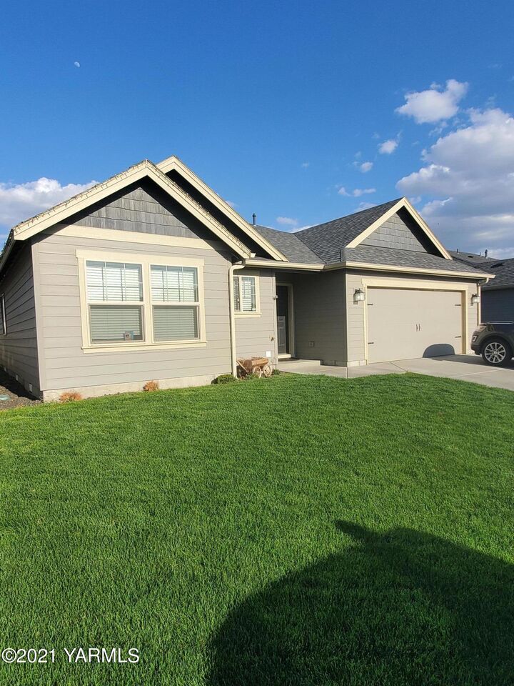109 Palisade St  Moxee WA 98936 photo