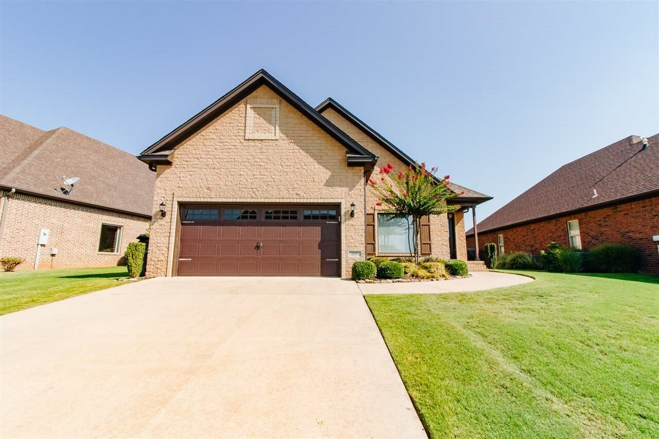 Property Photo: 1030 Villa Drive AR 72405