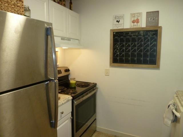 Property Photo: 9 St James Place 912 NH 03062