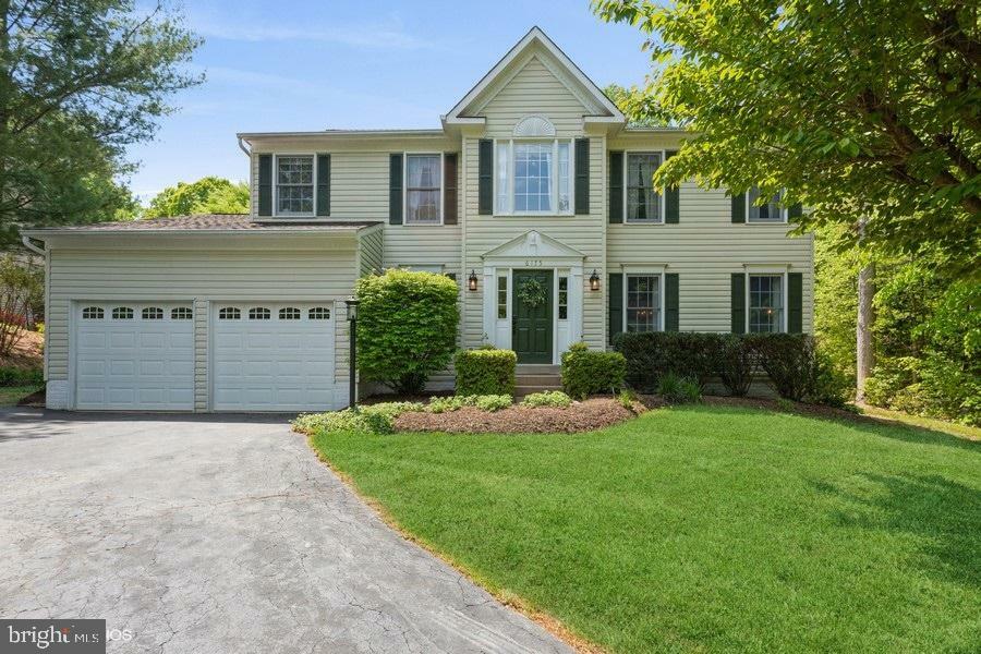 Property Photo: 6175 Rossiter Court VA 20112