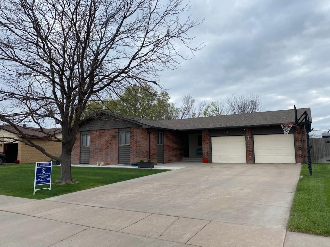 Property Photo: 2707 N Pearly Jane Avenue KS 67846