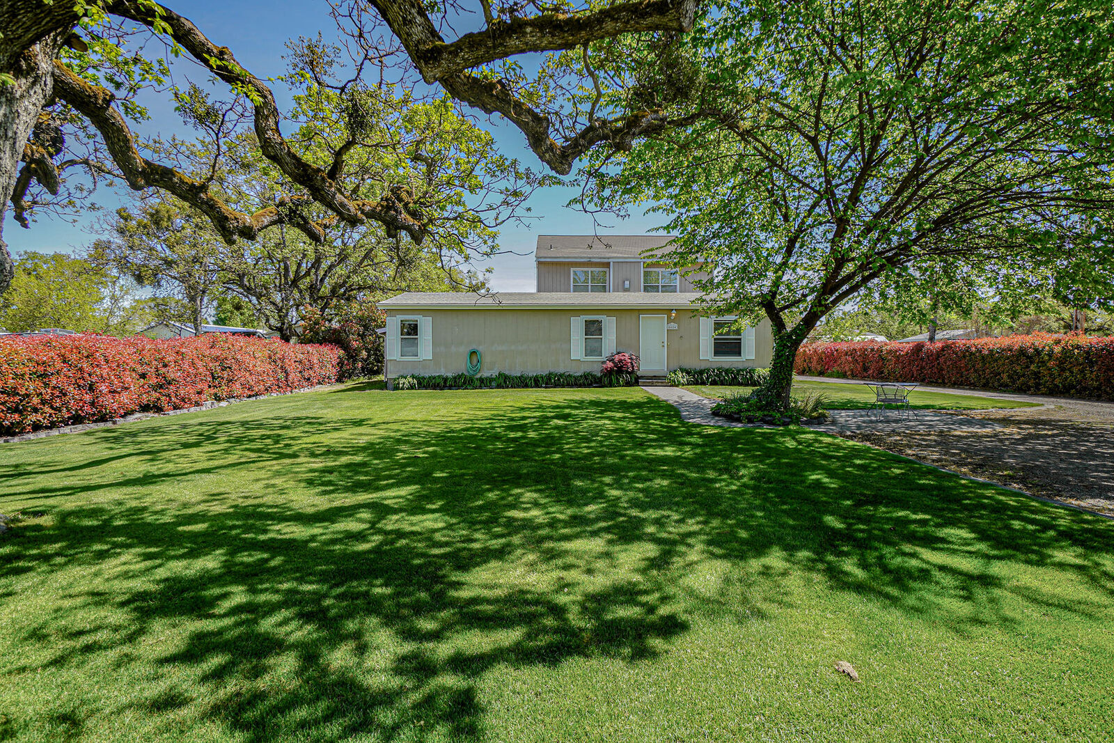 Property Photo: 6684 Table Rock Road OR 97502