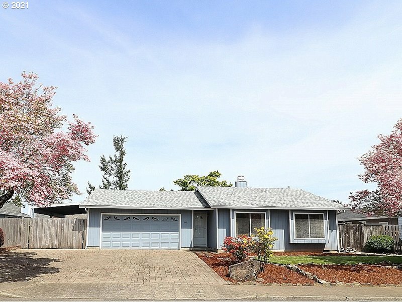 Property Photo:  280 SW 10th Ave  OR 97013 