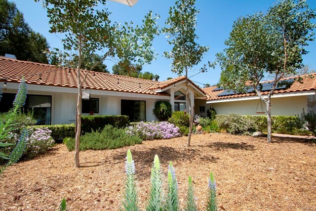 Property Photo: 2911 Cantegra Glen CA 92025