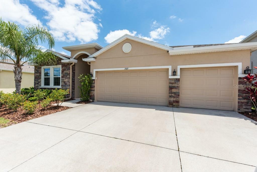 Property Photo:  15621 Trinity Fall Way  FL 34212 