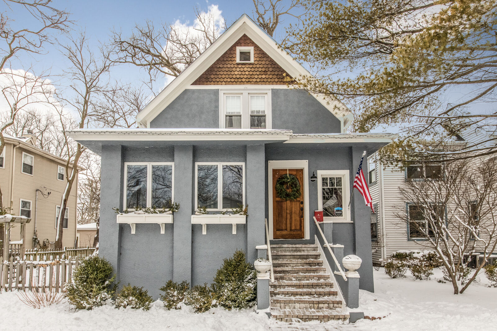 Property Photo:  219 Catalpa Place  IL 60091 