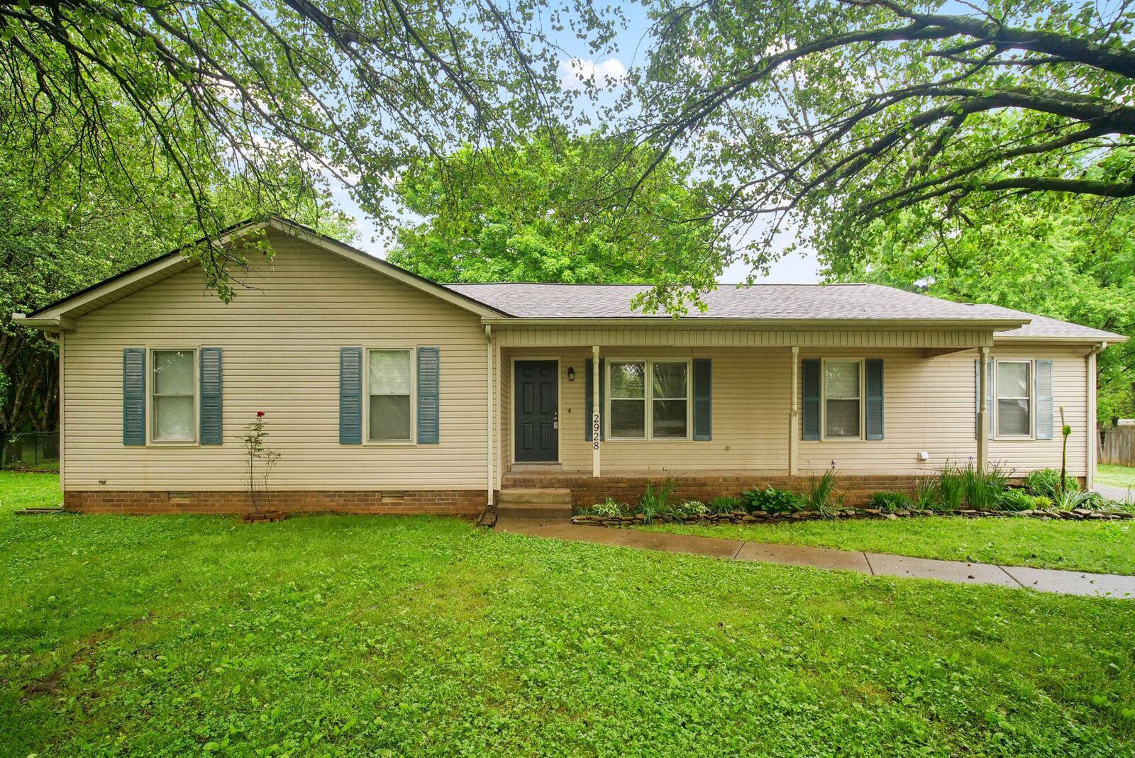 Property Photo: 2928 Windsong Ct TN 37129