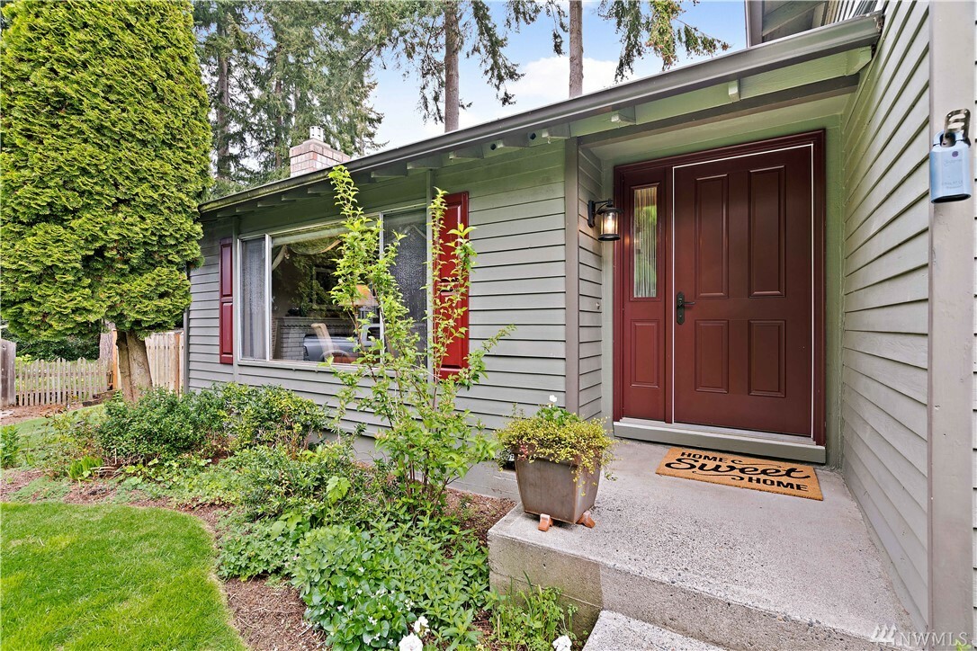 Property Photo:  32703 30th Ave SW  WA 98023 