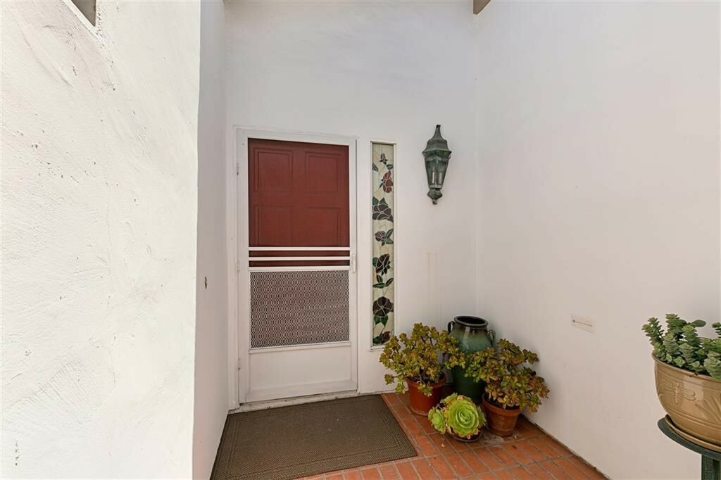 Property Photo:  4662 Barcelona  CA 92056 